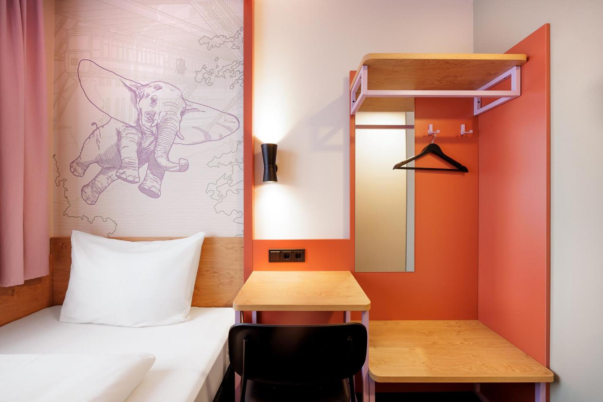 Mcdreams Hotel Wuppertal City Екстериор снимка