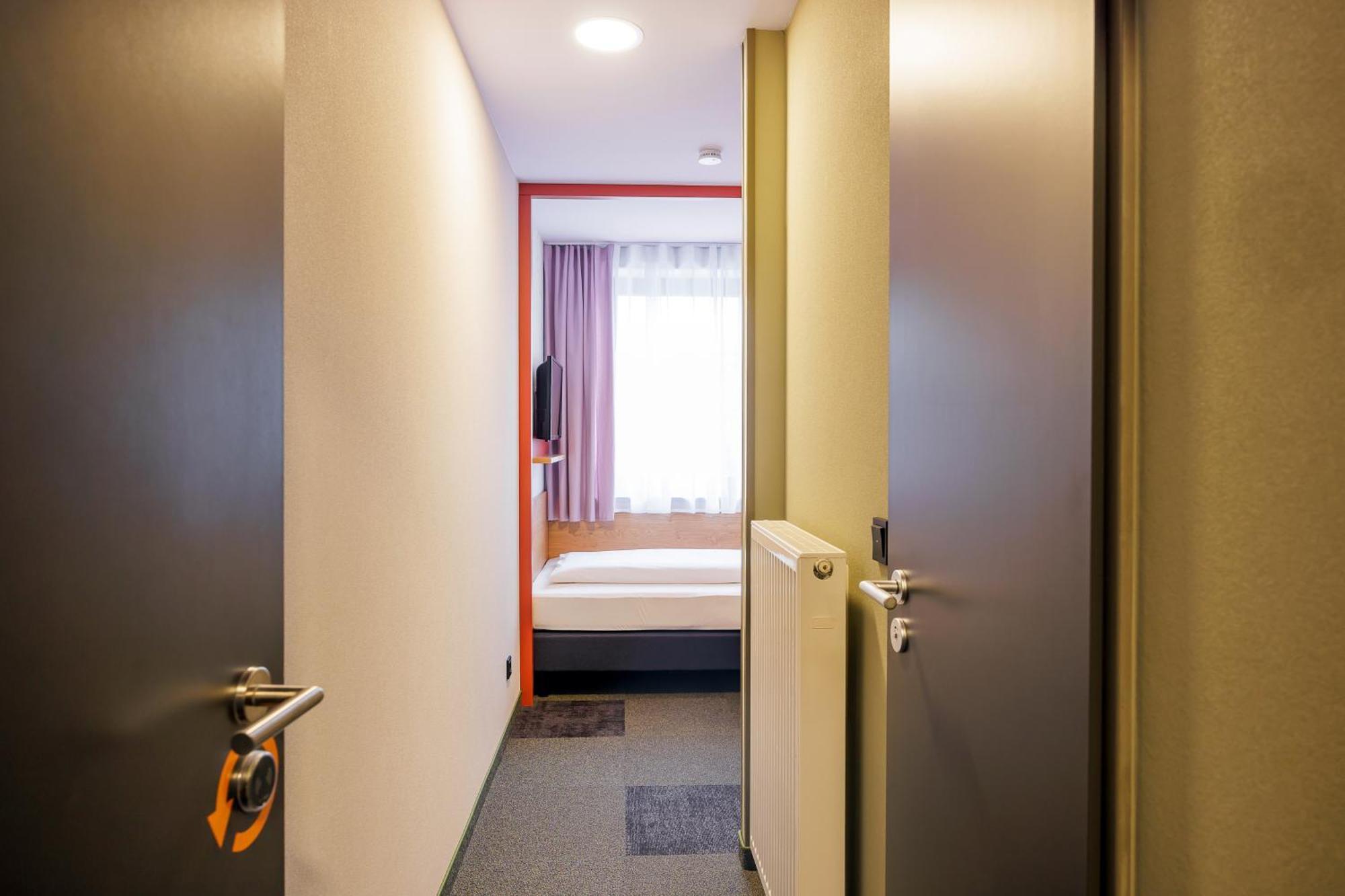 Mcdreams Hotel Wuppertal City Екстериор снимка