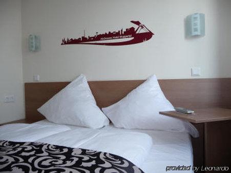 Mcdreams Hotel Wuppertal City Екстериор снимка