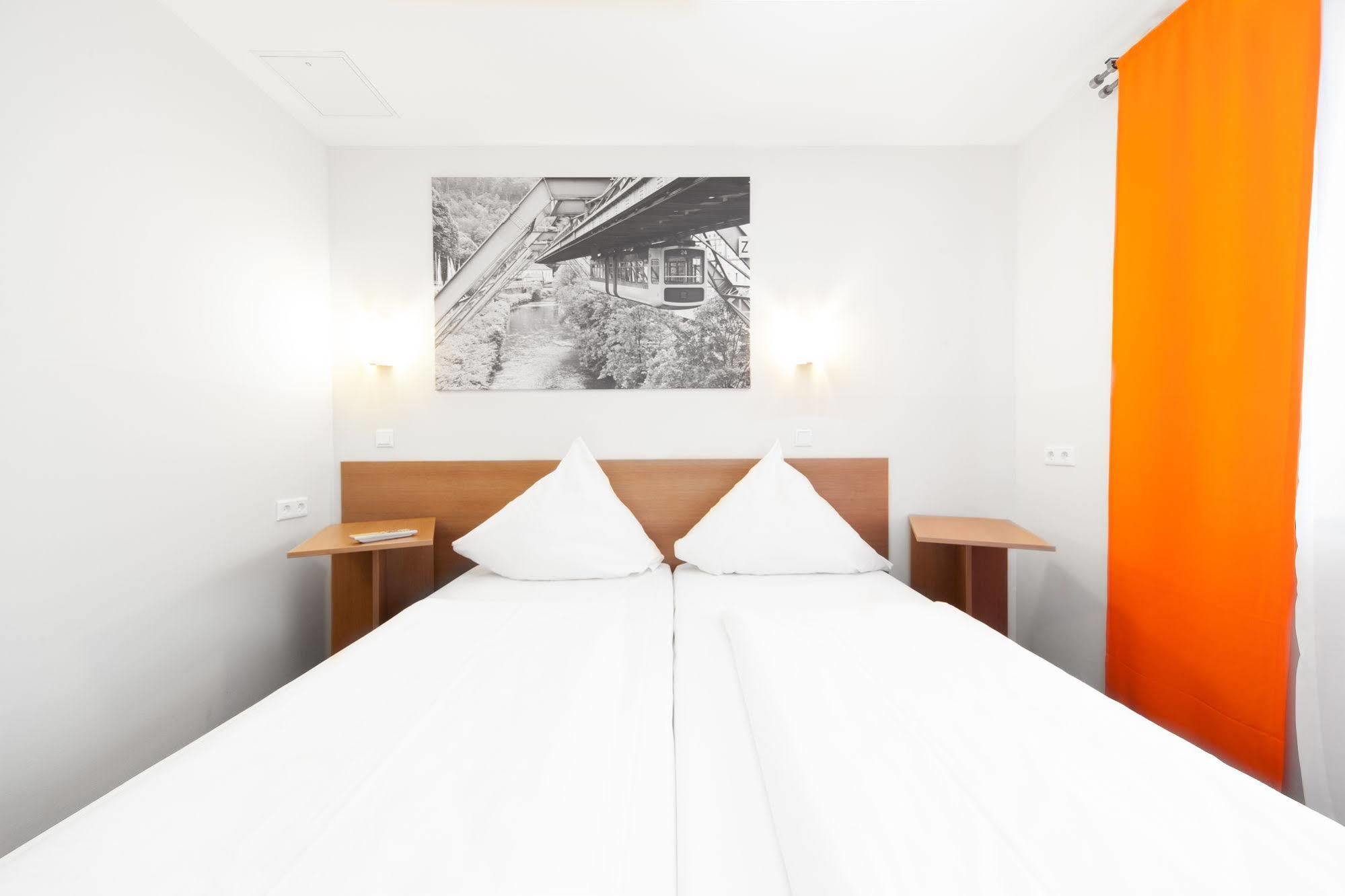 Mcdreams Hotel Wuppertal City Екстериор снимка